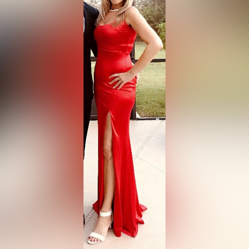 Beautiful red dress wore once, Red , size 3
